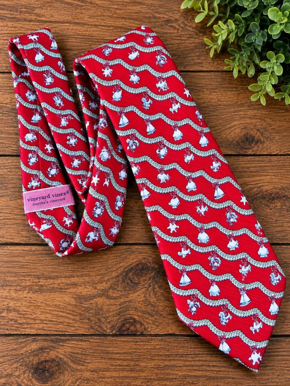 Vineyard Vines Martha’s Vineyard Men’s Silk Tie Red Coastal Nautical Print